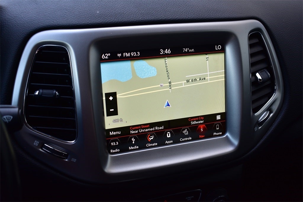 2018 Jeep Compass Latitude 4x4 w/Navigation